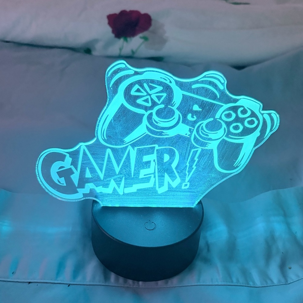 LED Gamer & Controller 7 Different Color Night Light - Picture 7 of 9